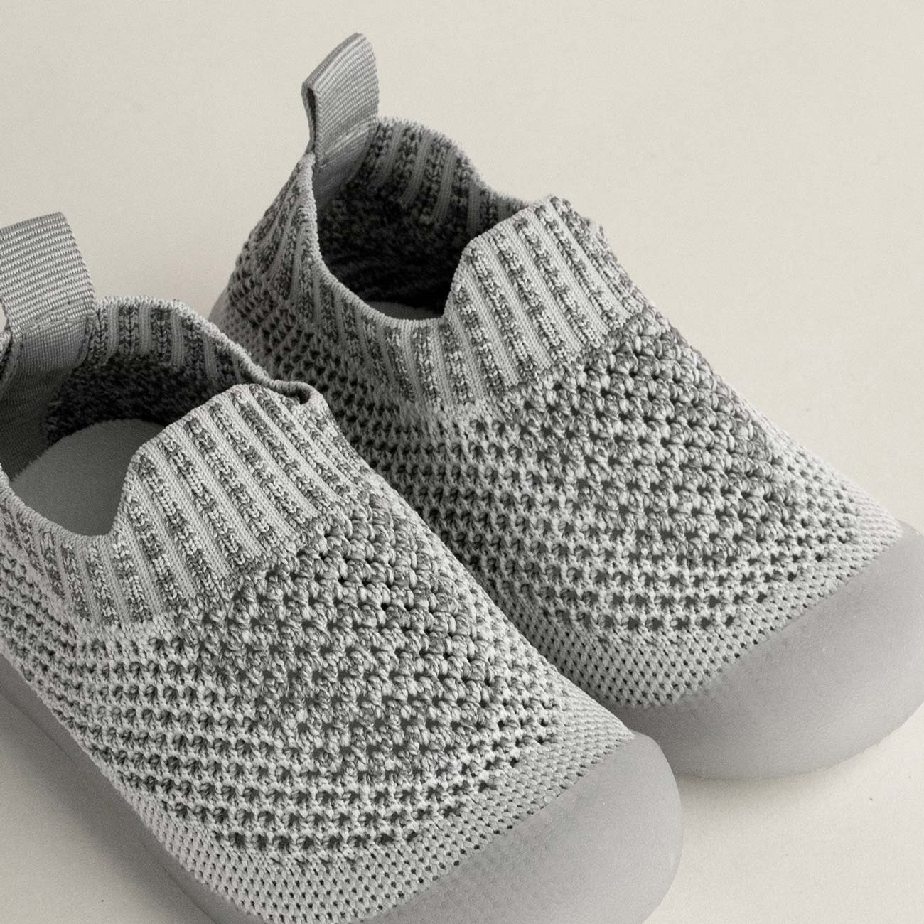 MiniWalk -On Nuage Moucheté – Confort Doux, Facile à Enfiler
