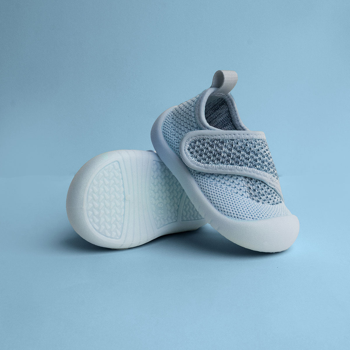MiniWalk Canetons bleu ciel avec des sangles Velcro faciles