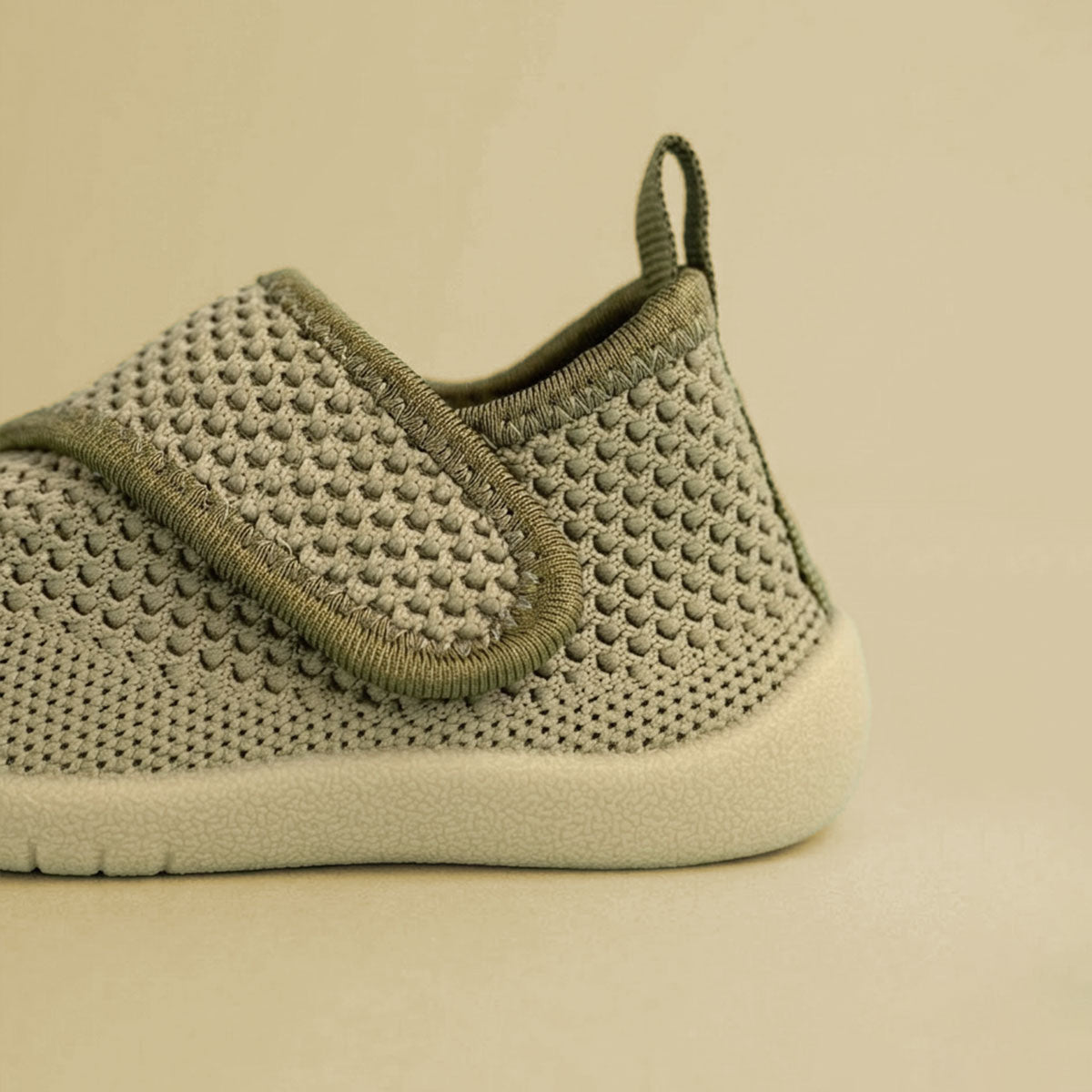 Canetons olive à fermeture Velcro