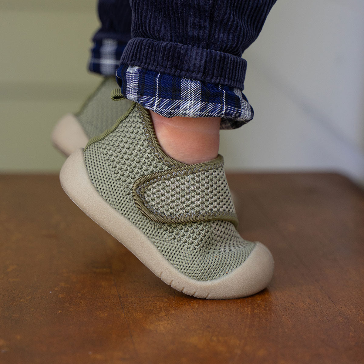Canetons olive à fermeture Velcro