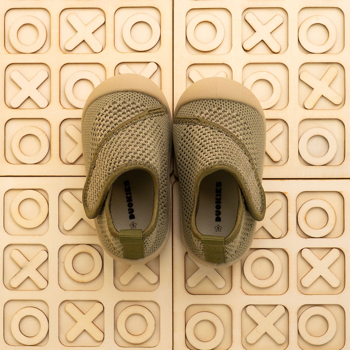Canetons olive à fermeture Velcro