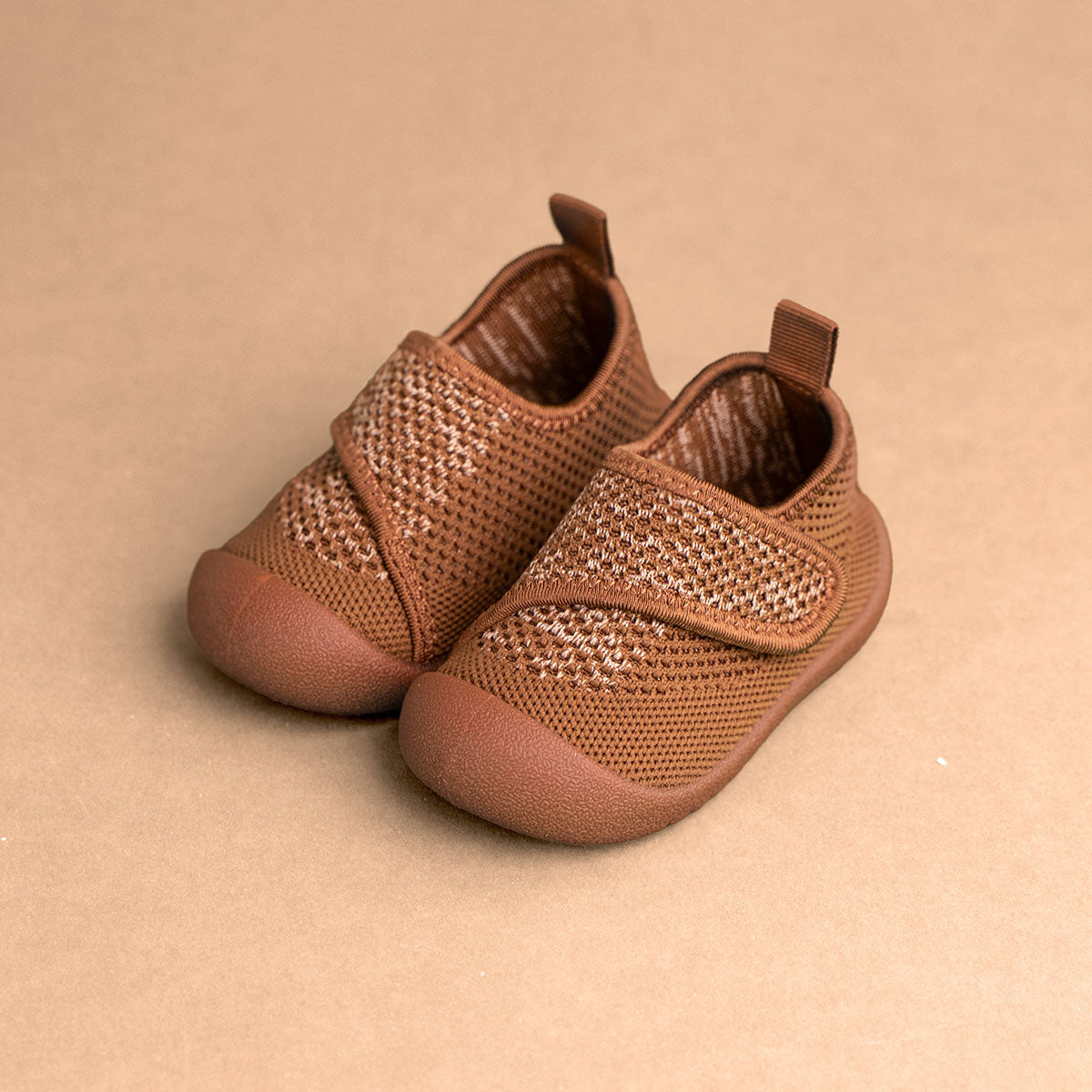 Jouet caneton couleur noyer adorable avec fermeture Velcro